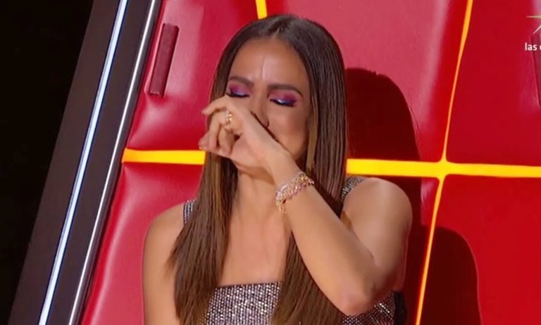 Além do ânus, Anitta revela que também tatuou a vagina