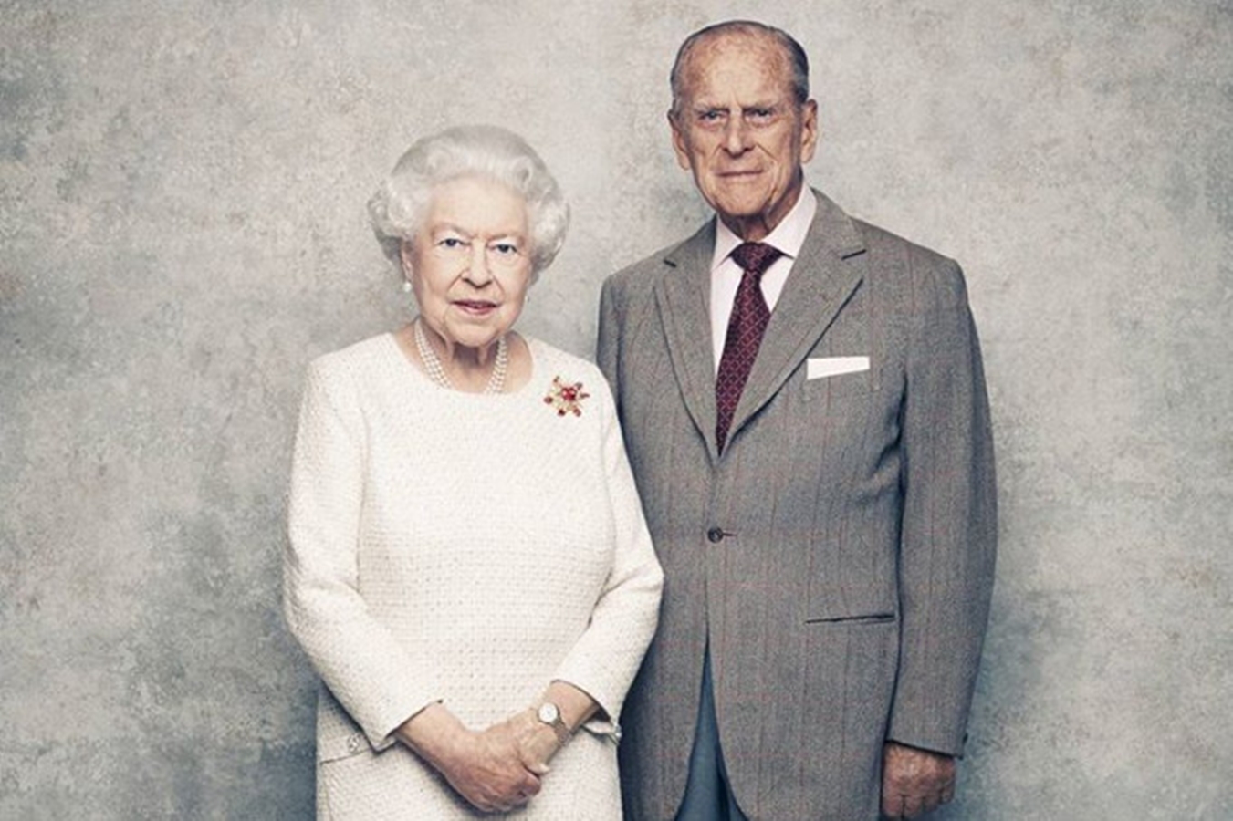 Rainha Elizabeth e príncipe Philip completam 72 anos de casados
