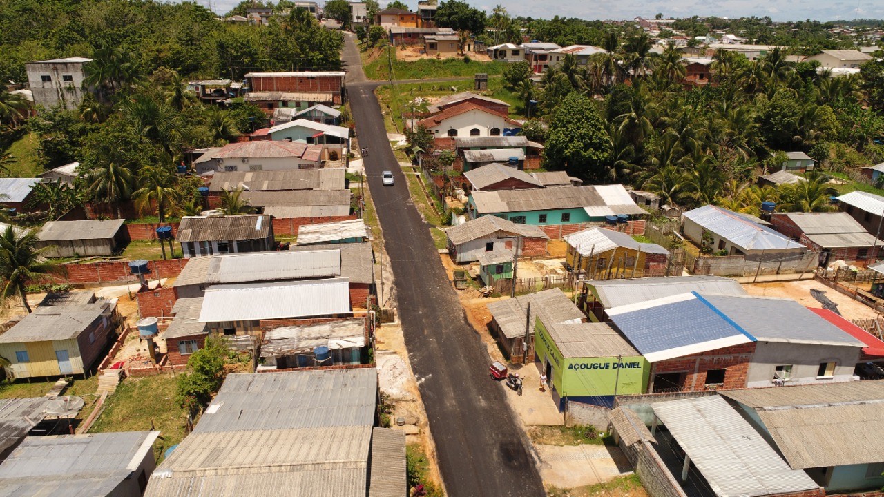 Prefeitura de Cruzeiro do Sul realiza pavimentação de 100% das ruas da Várzea e moradores elogiam