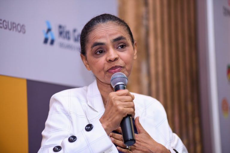 Site diz que Marina Silva é internada com dores na região abdominal
