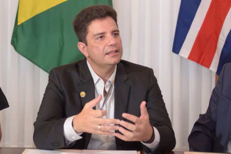 Grupo de deputados estaria planejando impeachment de Gladson Cameli