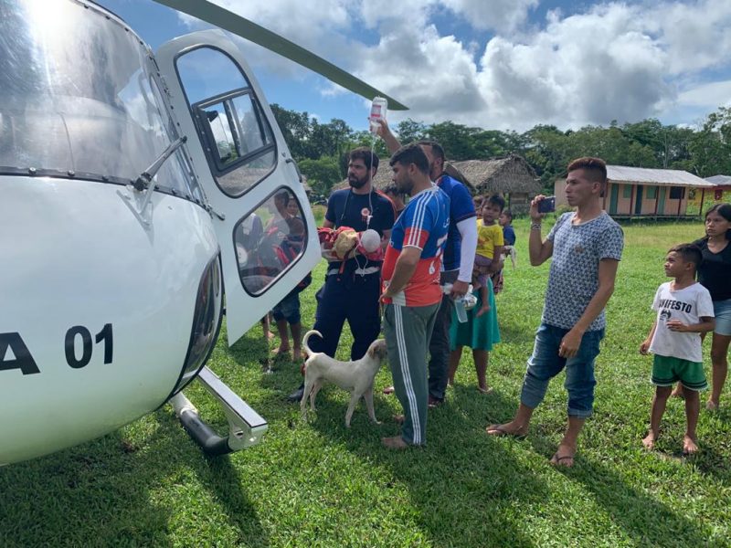 Desnutrido, bebê indígena é resgatado de Aldeia pelo helicóptero do Estado
