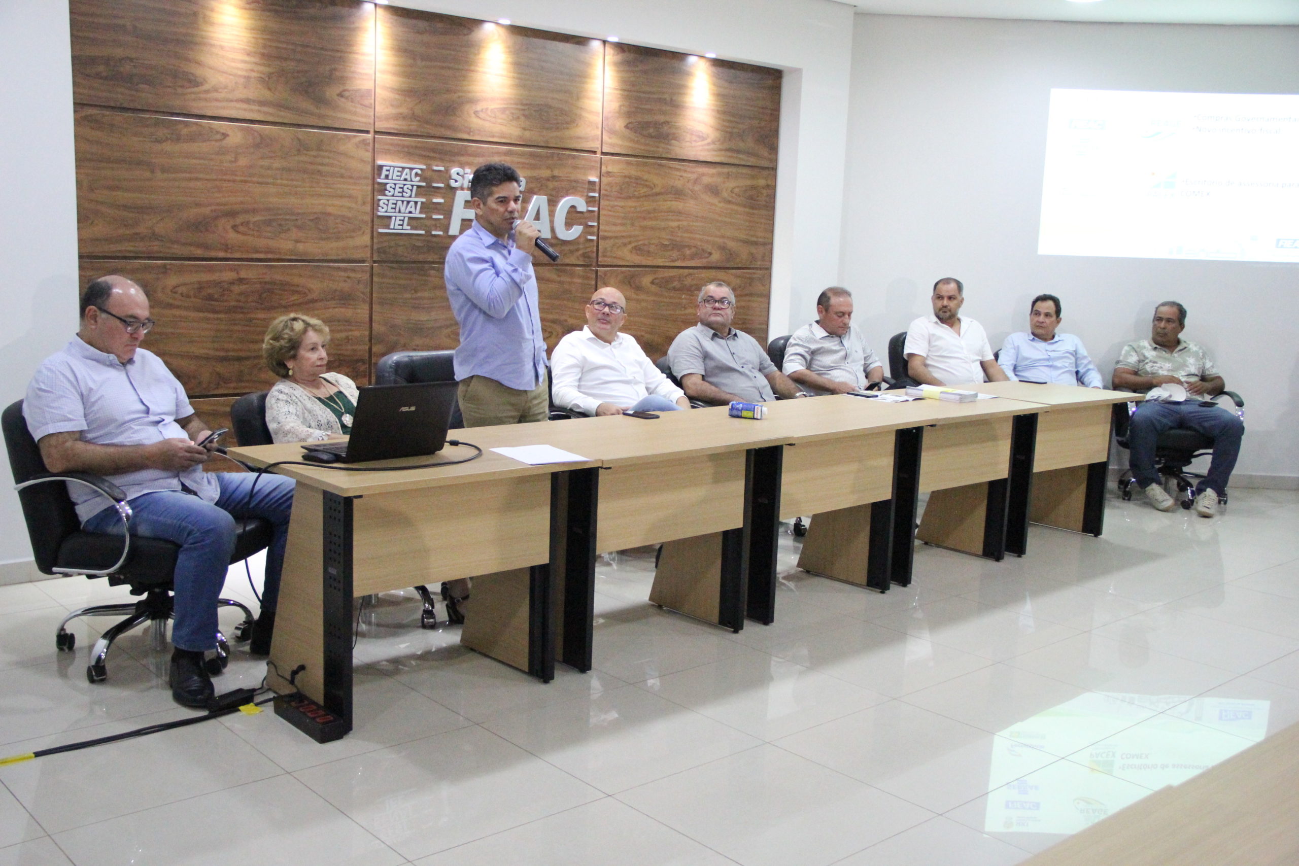Compras governamentais: FIEAC e governo credenciam e orientam empresas para adesão ao programa
