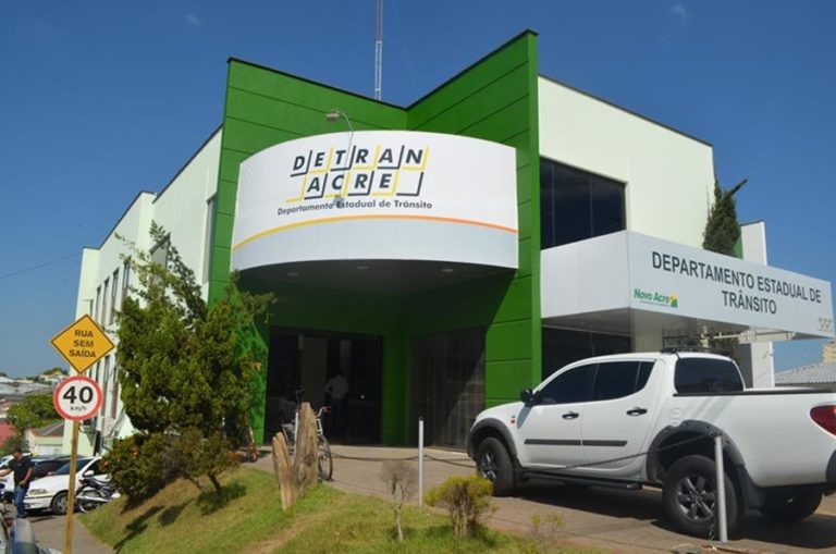 Sindicato das Autoescolas parabeniza Gladson por nomeação de novo diretor do Detran