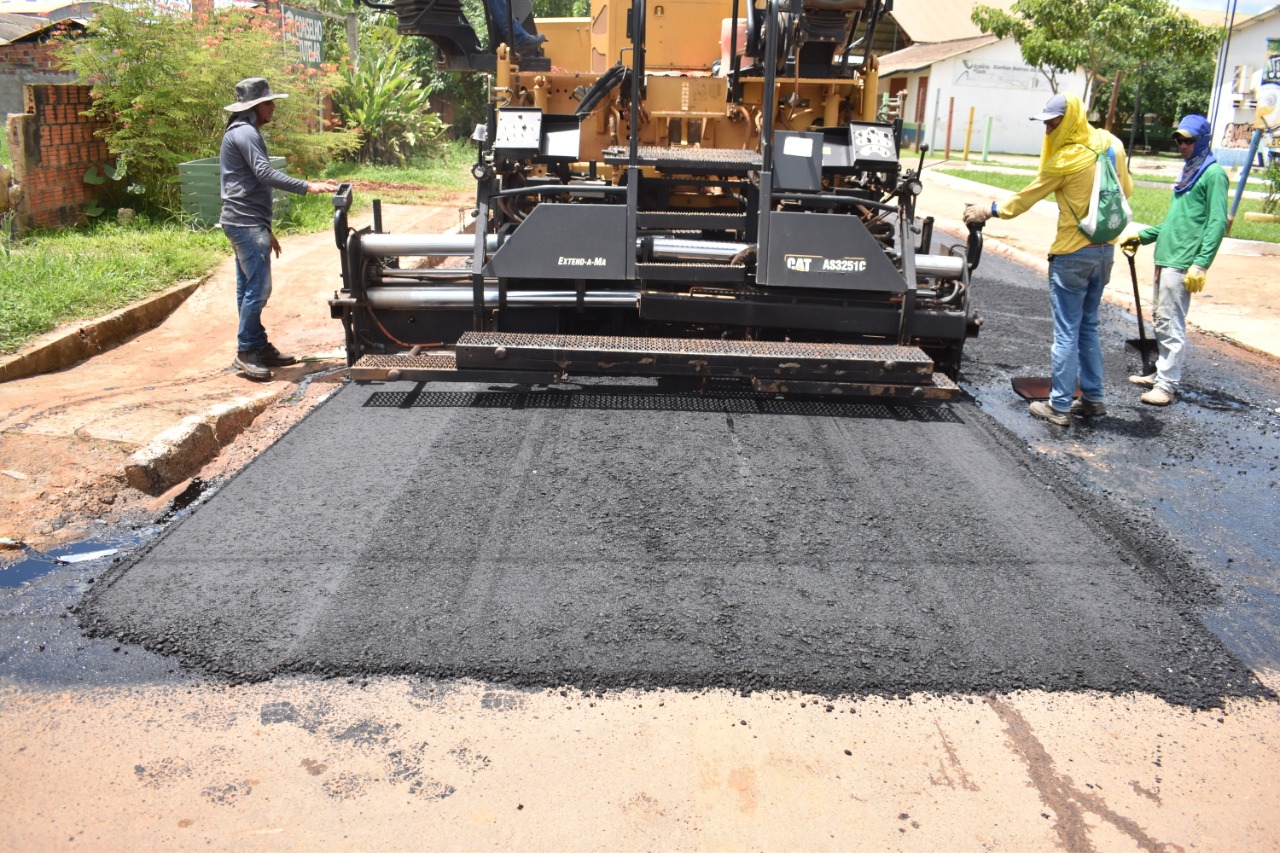 Prefeitura de Brasileia realiza pavimentação asfáltica em ruas do município