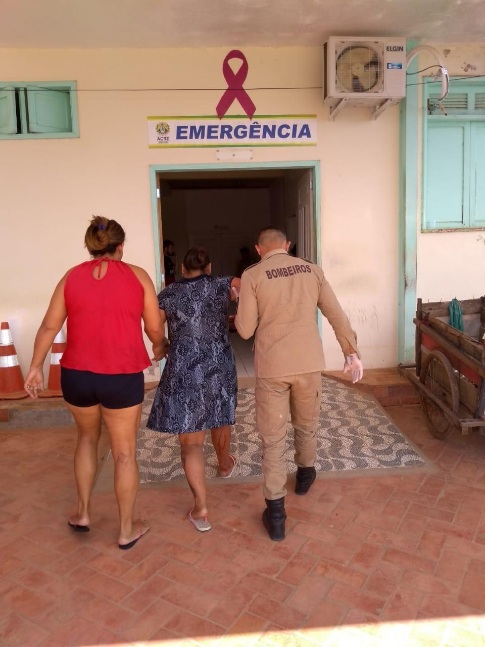 Vaso sanitário quebra no momento que era usado por dona de casa que fica ferida