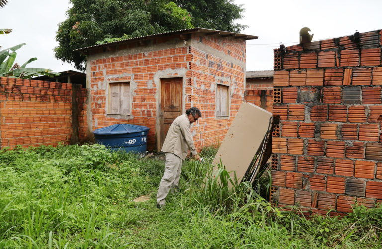 Prefeitura estuda limpar terrenos baldios na Capital e mandar conta aos proprietários