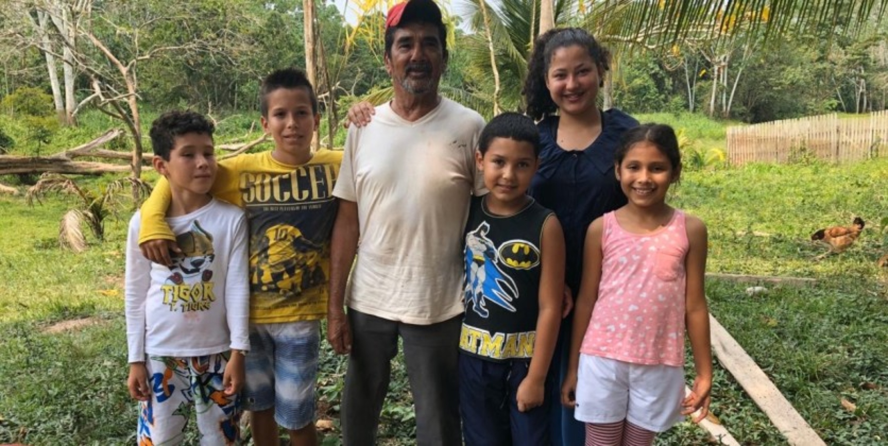 Idoso tem casa destruída por incêndio e família faz rifa para reconstruir imóvel