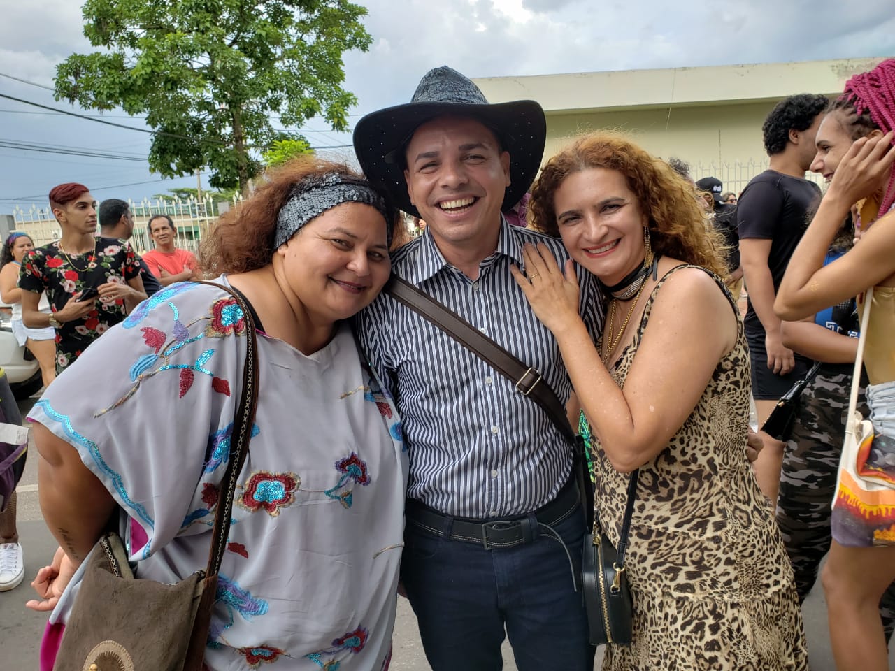Marlúcia Cândida deixa Tião Viana em casa e vai prestigiar Parada LGBT