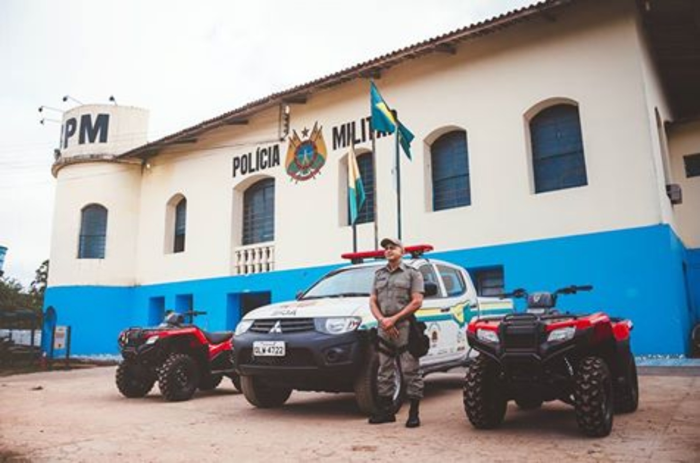 Viatura da PM de Sena Madureira é roubada em frente escola, diz site local