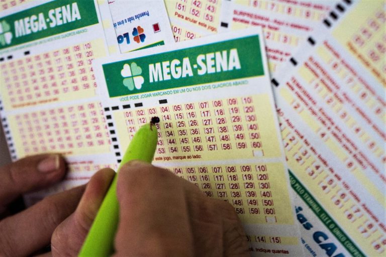 Sem ganhadores, Mega Sena acumula e deve pagar R$ 33 milhões na quarta