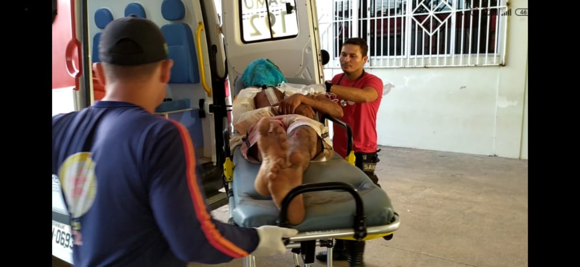 Homem é baleado enquanto limpava terreno de sua avó