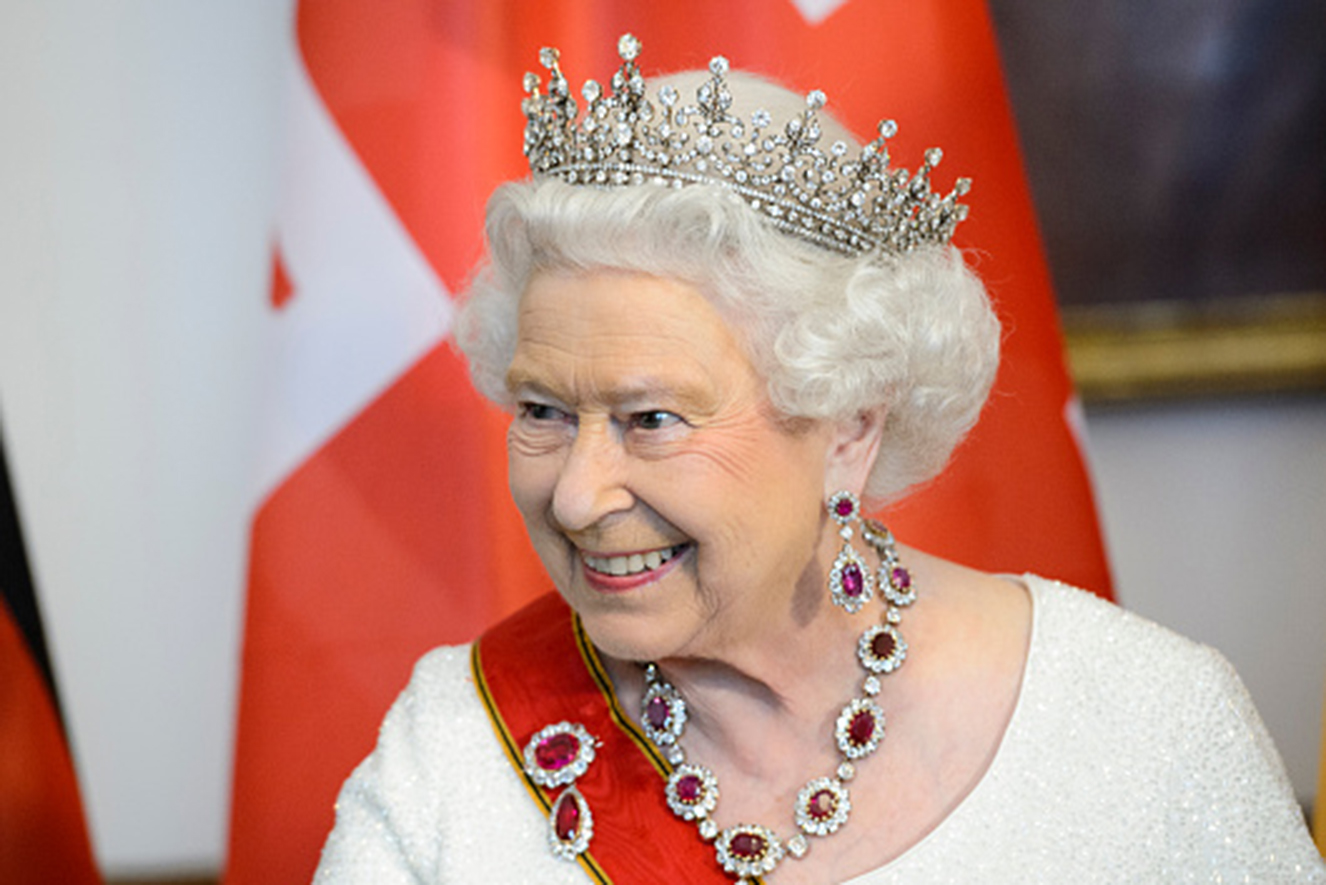 Rainha Elizabeth gasta mais de R$ 160 mil em presentes no Natal