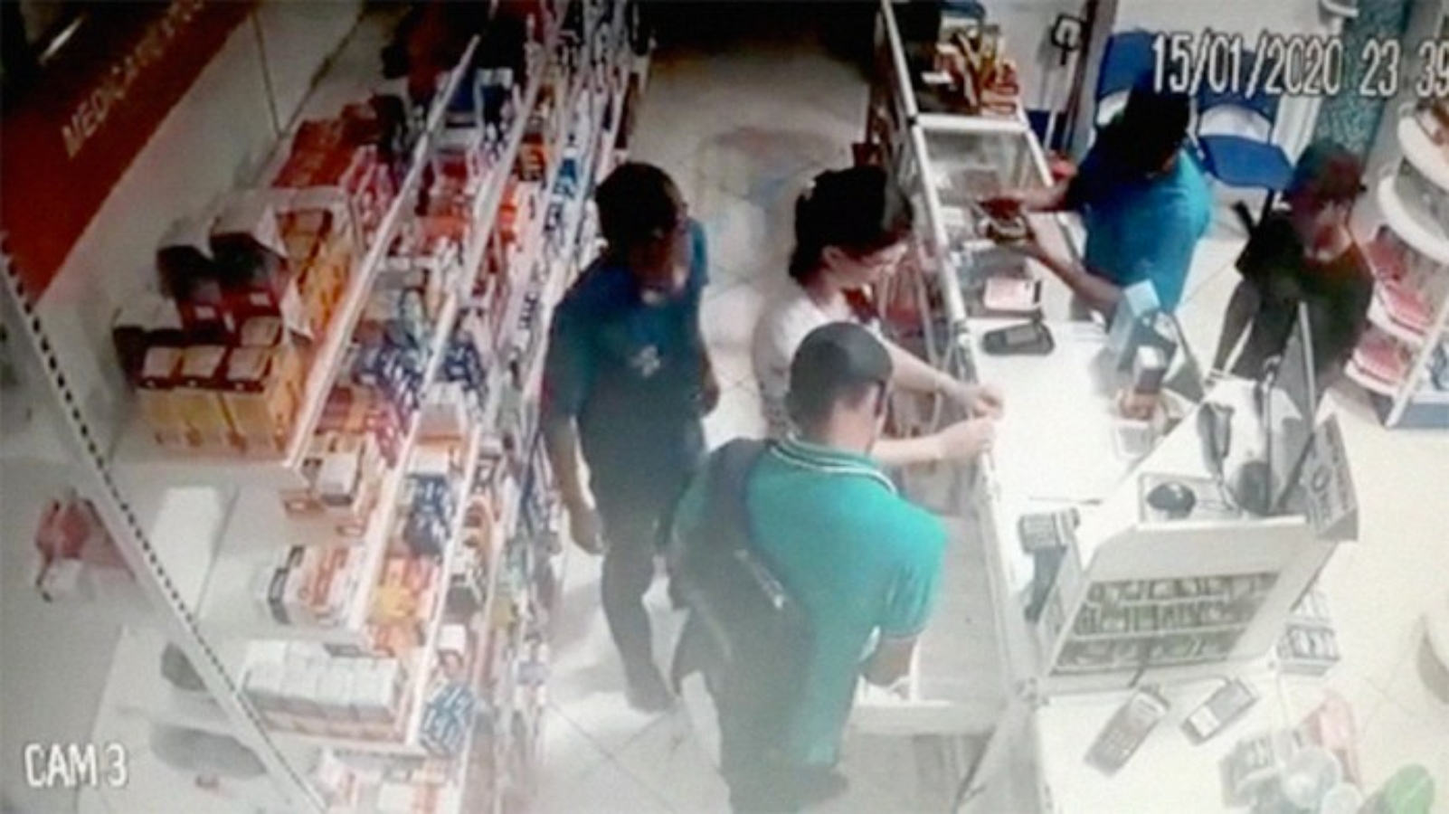 Vídeo: sistema de segurança registra assalto à farmácia em Brasileia