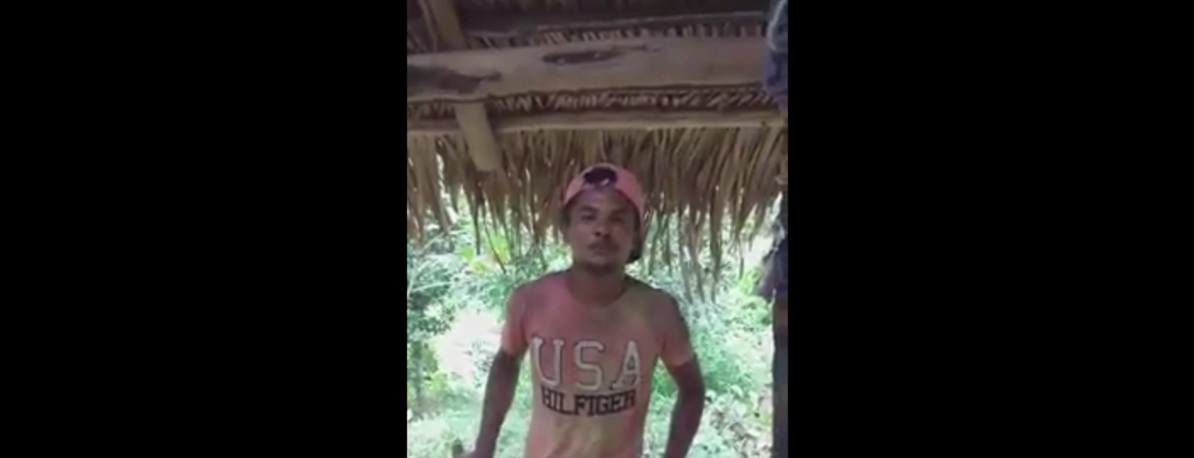 Com mais de 40 composições, jovem canta enquanto faz farinha e viraliza