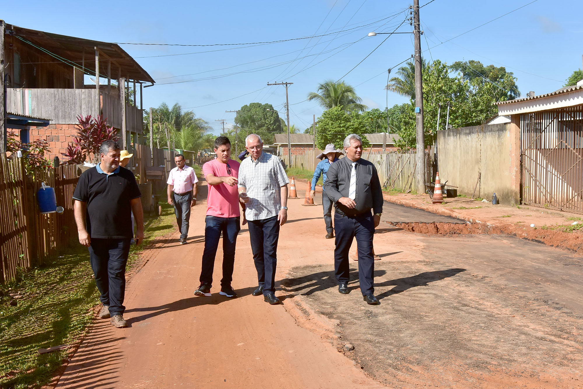Prefeito em exercício Antônio Morais vistoria obras no Taquari