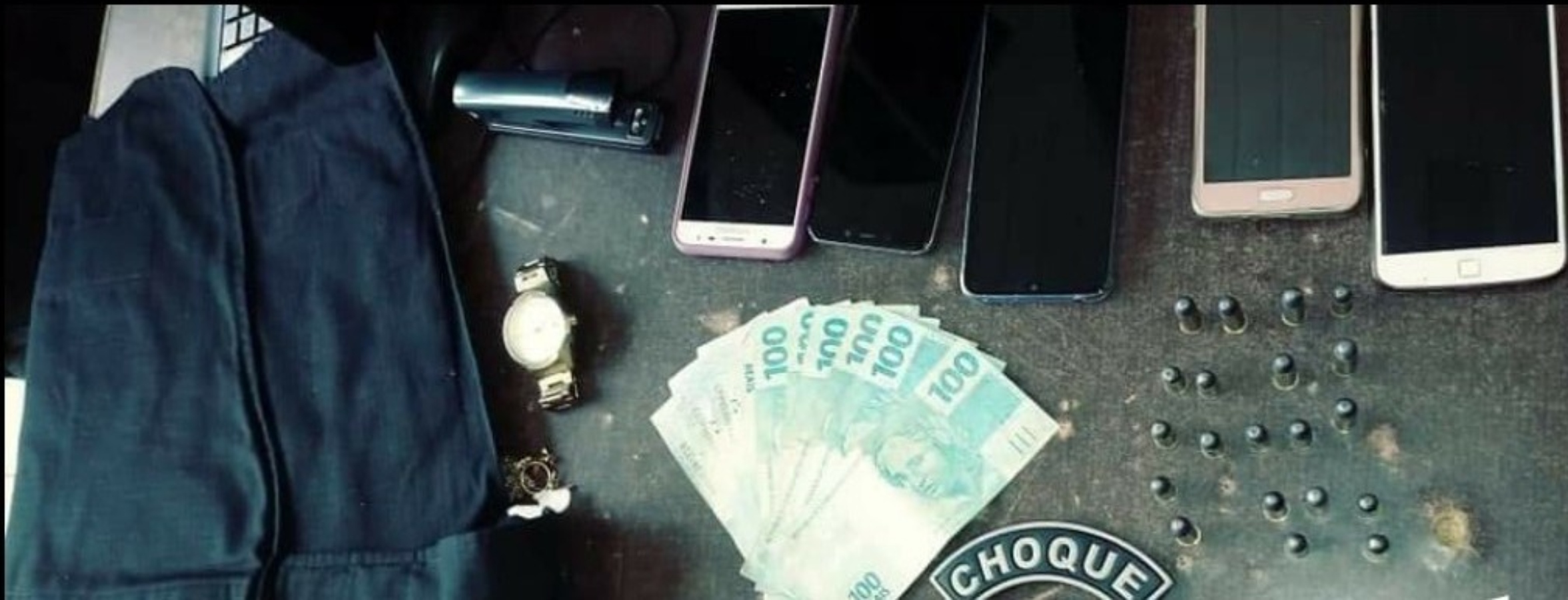 Cinco integrantes de facção criminosa são presos com colete balístico e munições
