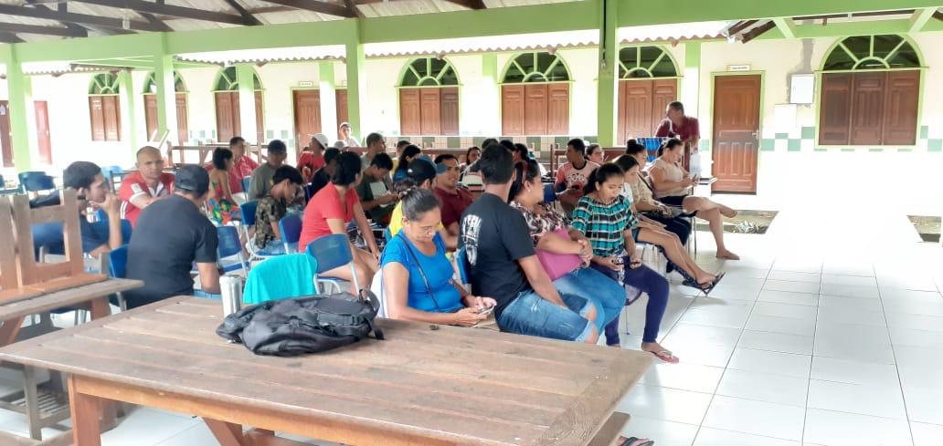 Pais enfrentam chuva e mais de 24 horas em fila para garantir vagas em escola de Sena
