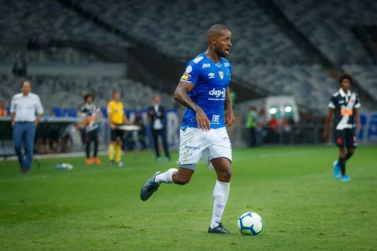 Com sondagens do futebol chinês e na mira do Vasco, Dedé não segue no Cruzeiro em 2020