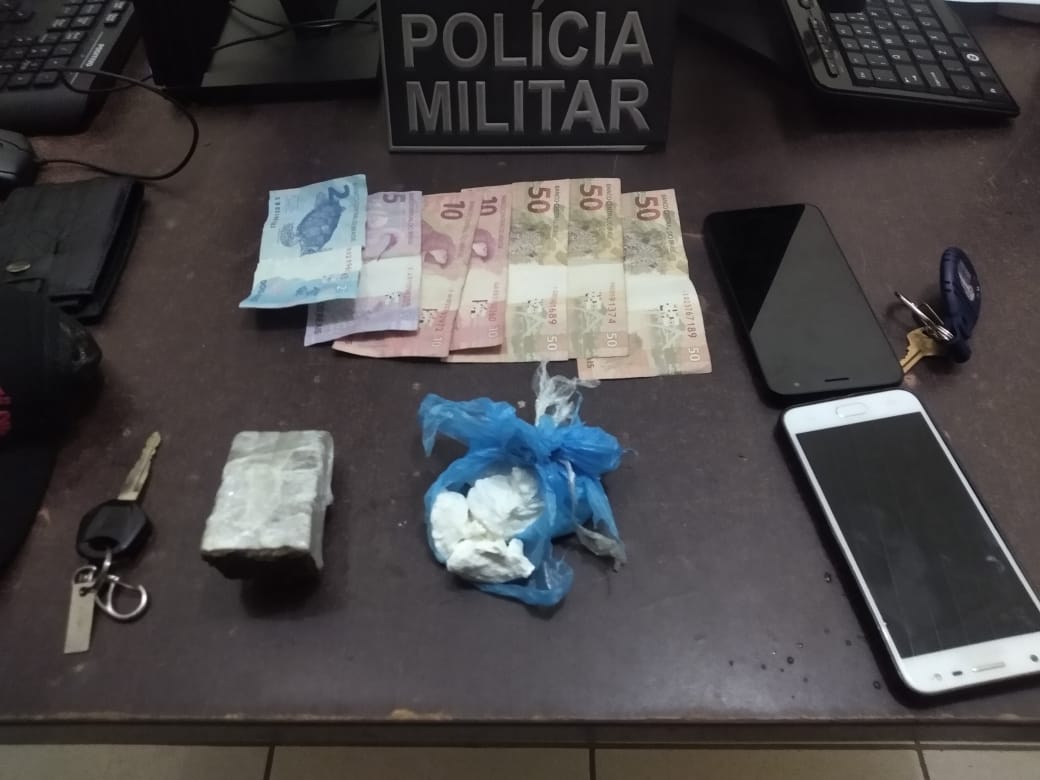 Dois homens são presos com maconha e cocaína em barreira em frente ao Horto