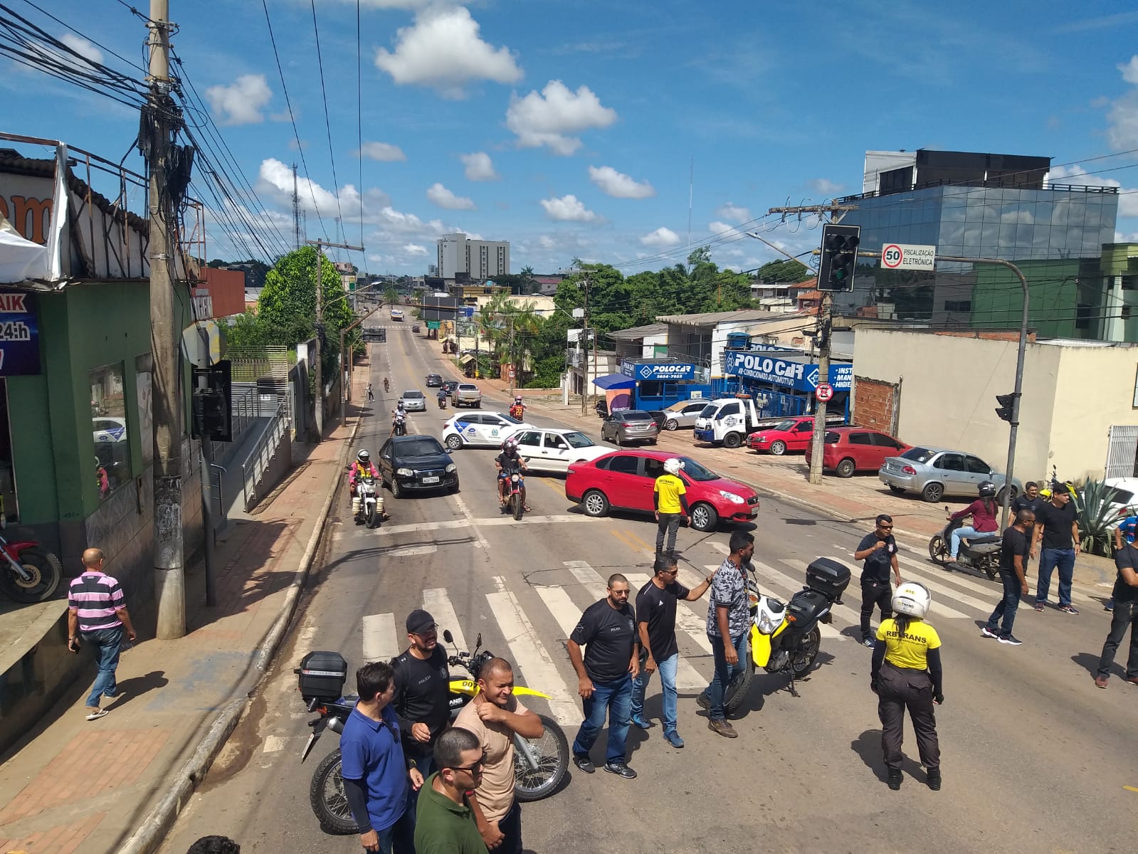 Avenidas Getúlio Vargas e Ceará são fechadas; Rocha promete diálogo com policiais penais