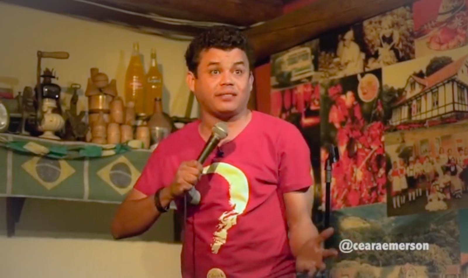 Humoristas faz piada com horário do AC: “Quer voltar no tempo, vai pro Acre”