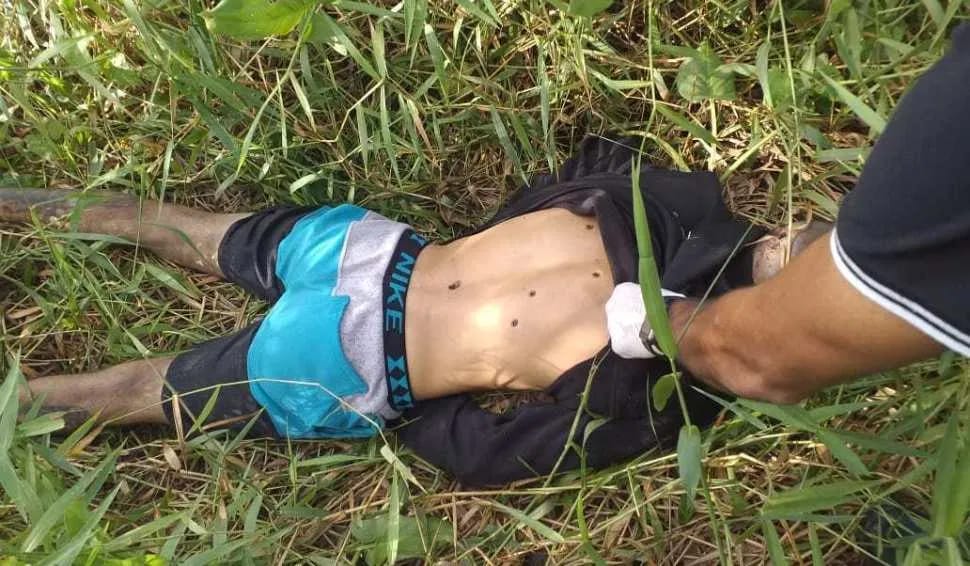 Corpo de um homem é encontrado na cabeceira da ponte com marcas de tirosd