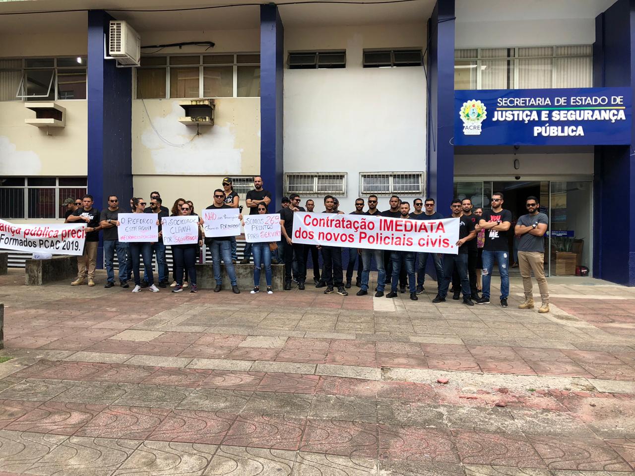 Aprovados da Polícia Civil cobram convocação imediata prometida pelo governador