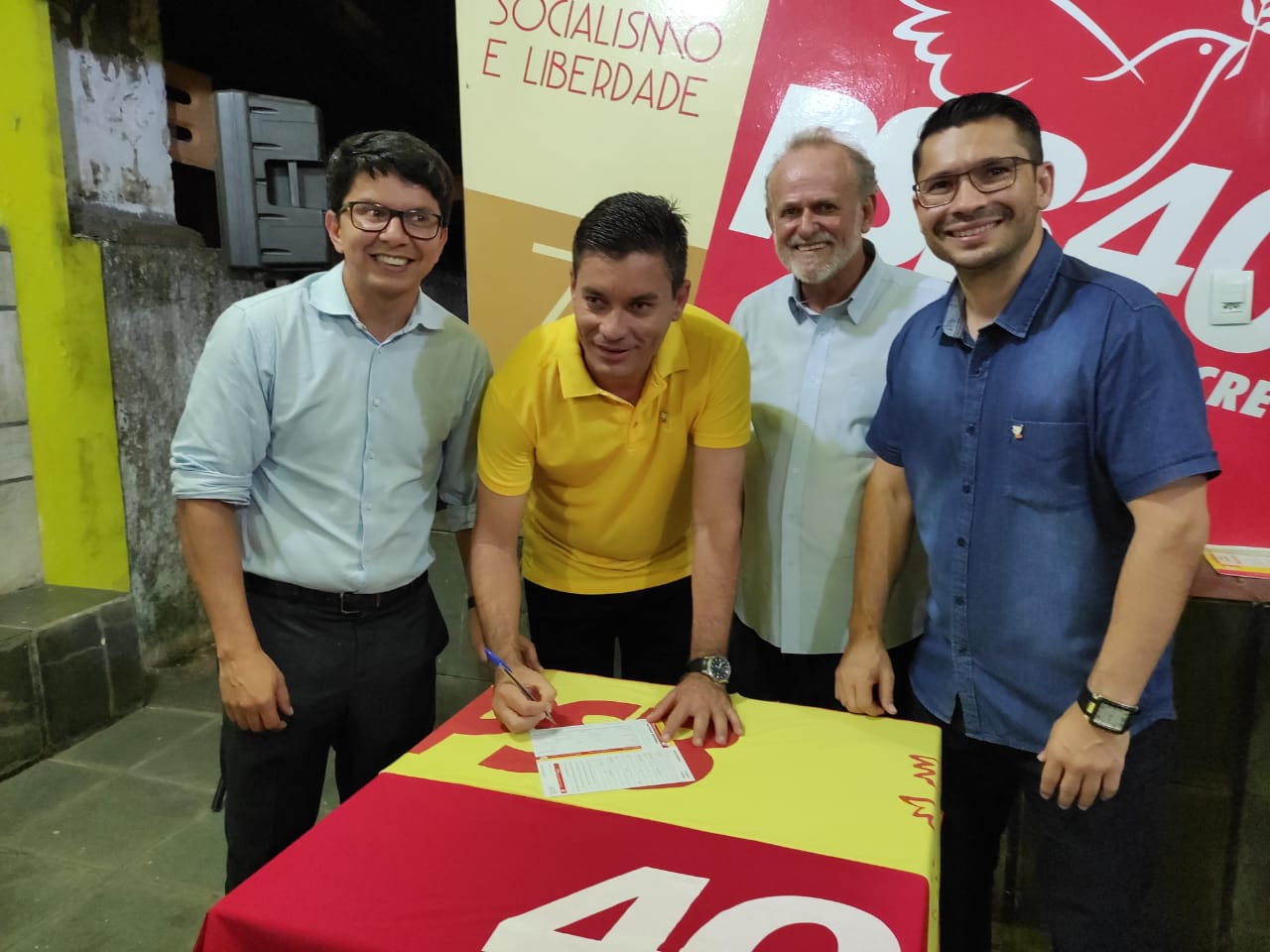 Vereador Raimundo Neném se filia ao PSB e fortalece base de Socorrro Neri