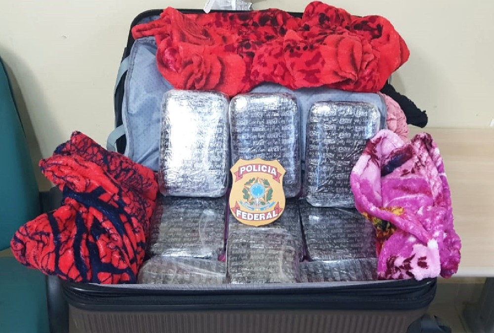 Acreana é presa com 10 quilos de cocaína no aeroporto de Pernambuco