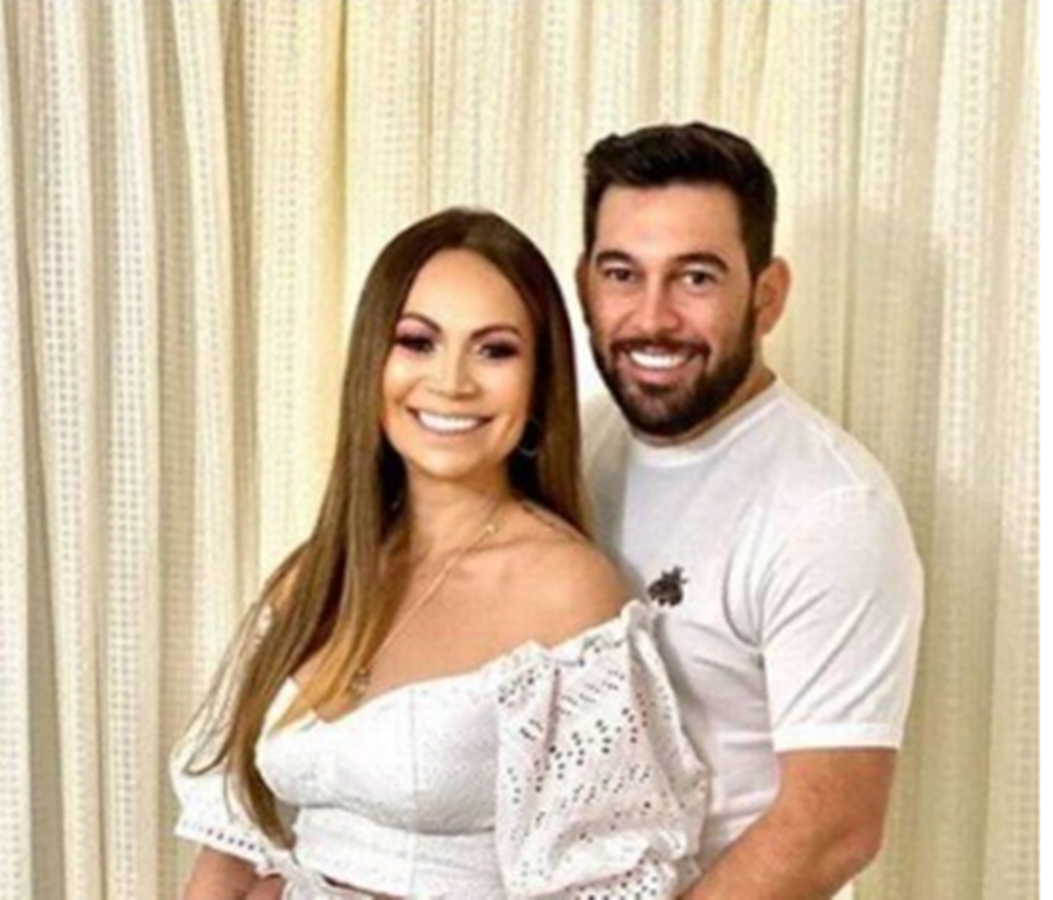 Sol Almeida confirma separação, surge abatida e ex-marido não a segue mais