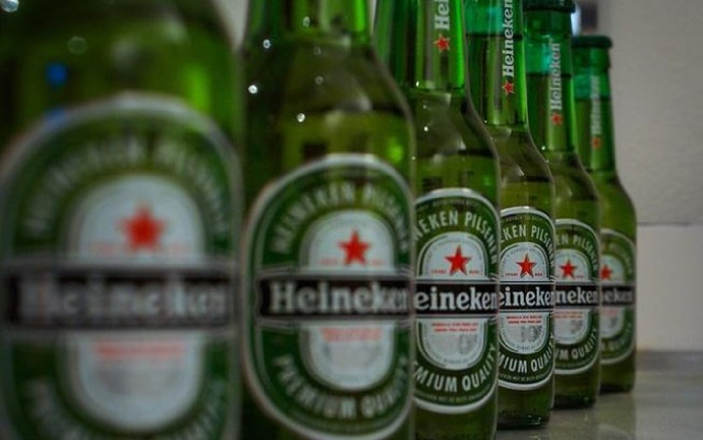 Procon notifica Heineken sobre garrafas que podem soltar vidro