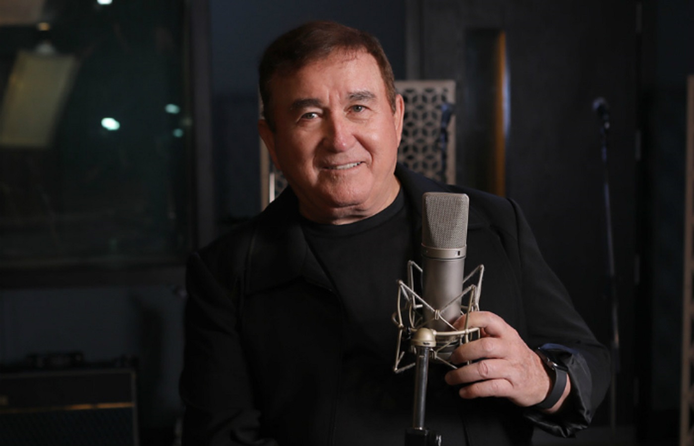 Amado Batista está no Acre para divulgar DVD de 44 anos de carreira