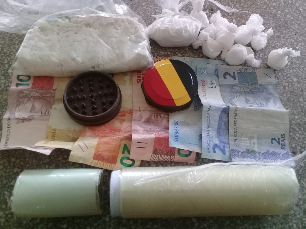 PM estoura laboratório de drogas e prende suspeito de tráfico no interior do Acre
