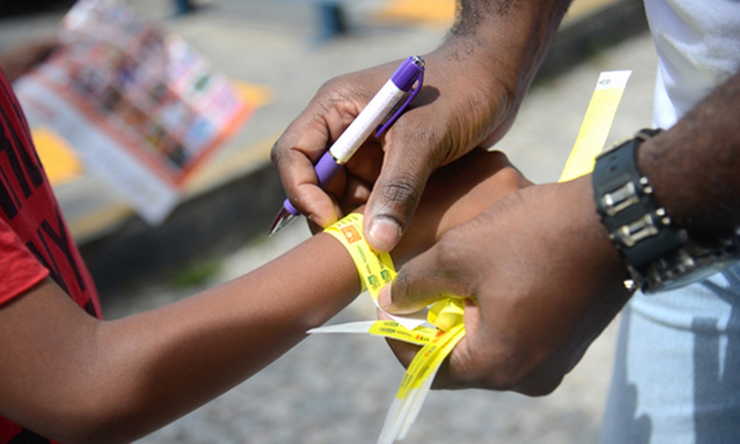 Estado alerta para os horários de permanência de menores em festas de Carnaval