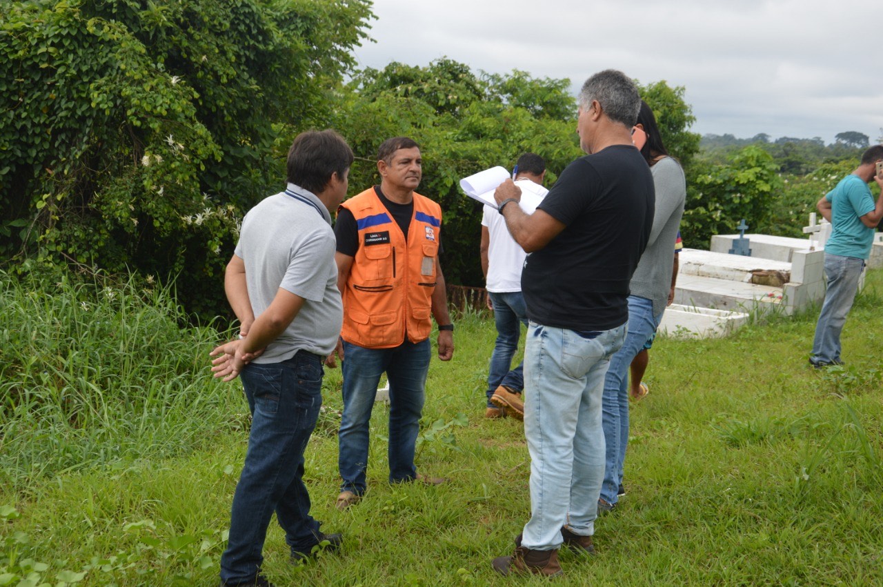 Prefeitura de Cruzeiro do Sul toma medidas de contenção no desbarrancamento de cemitério