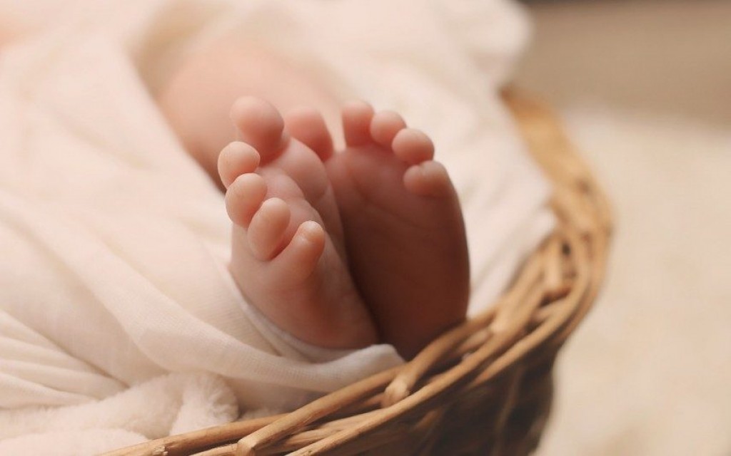 Bebê é raptado após mãe se recusar a fazer sexo com ex-namorado