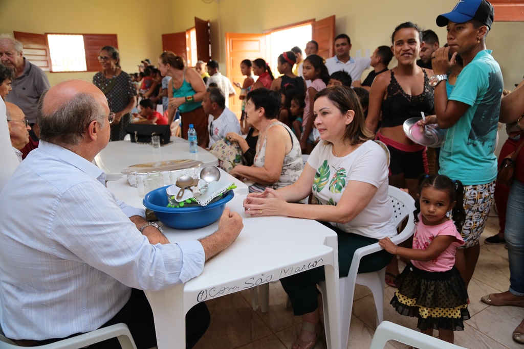 Socorro Neri prestigia comemoração de um ano do Almoço Solidário na Cidade do Povo