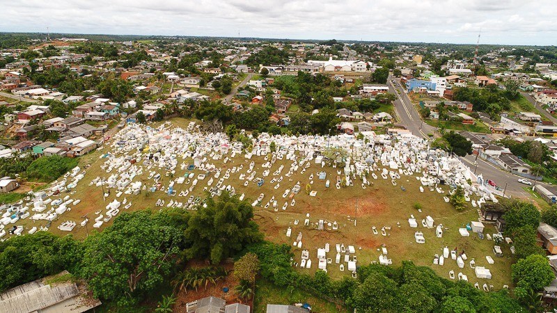 Desbarrancamento em cemitério de CZS deixa ossos humanos expostos