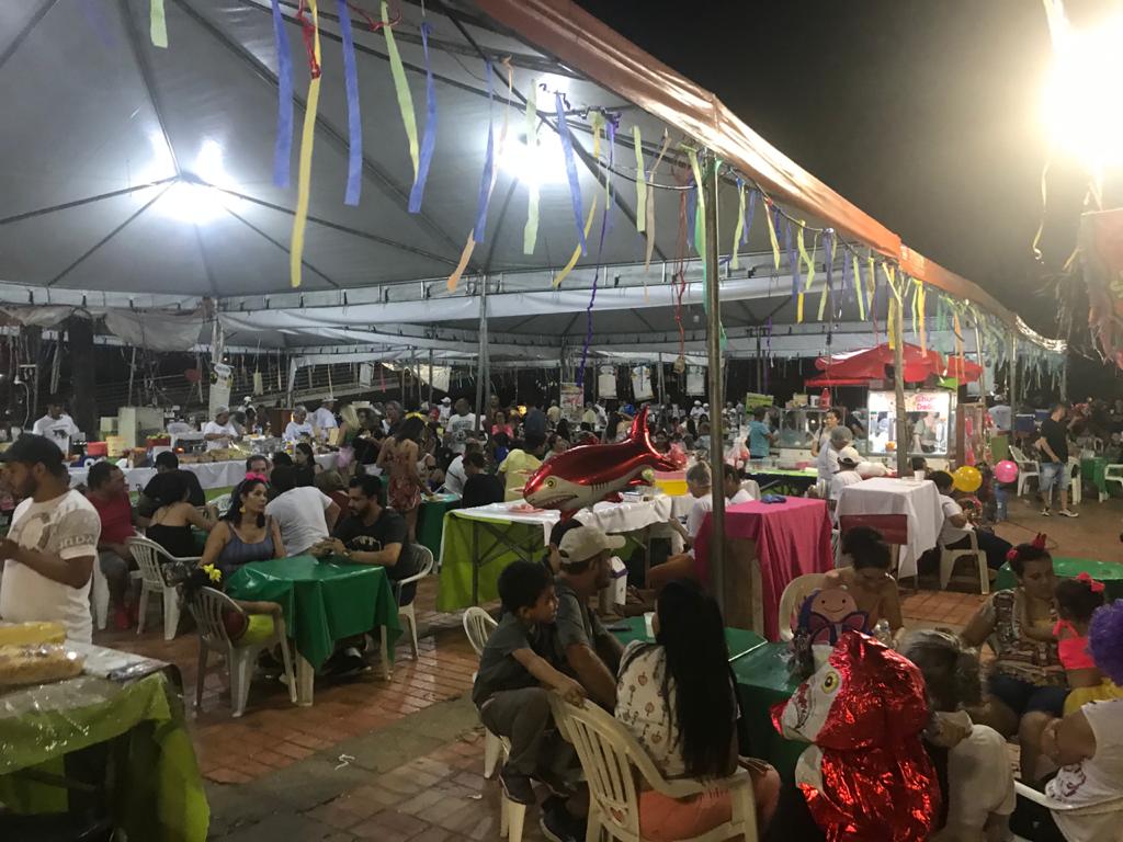Comércio informal do Mercado Velho comemora aumento das vendas no último dia de Carnaval