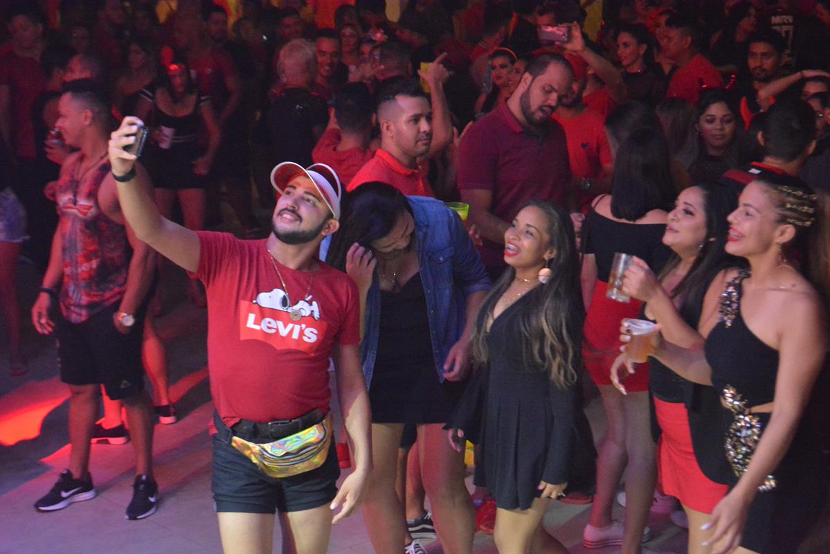 ContilNet Folia: confira as fotos do Baile Vermelho e Preto, na Maison  Borges - ContilNet Notícias