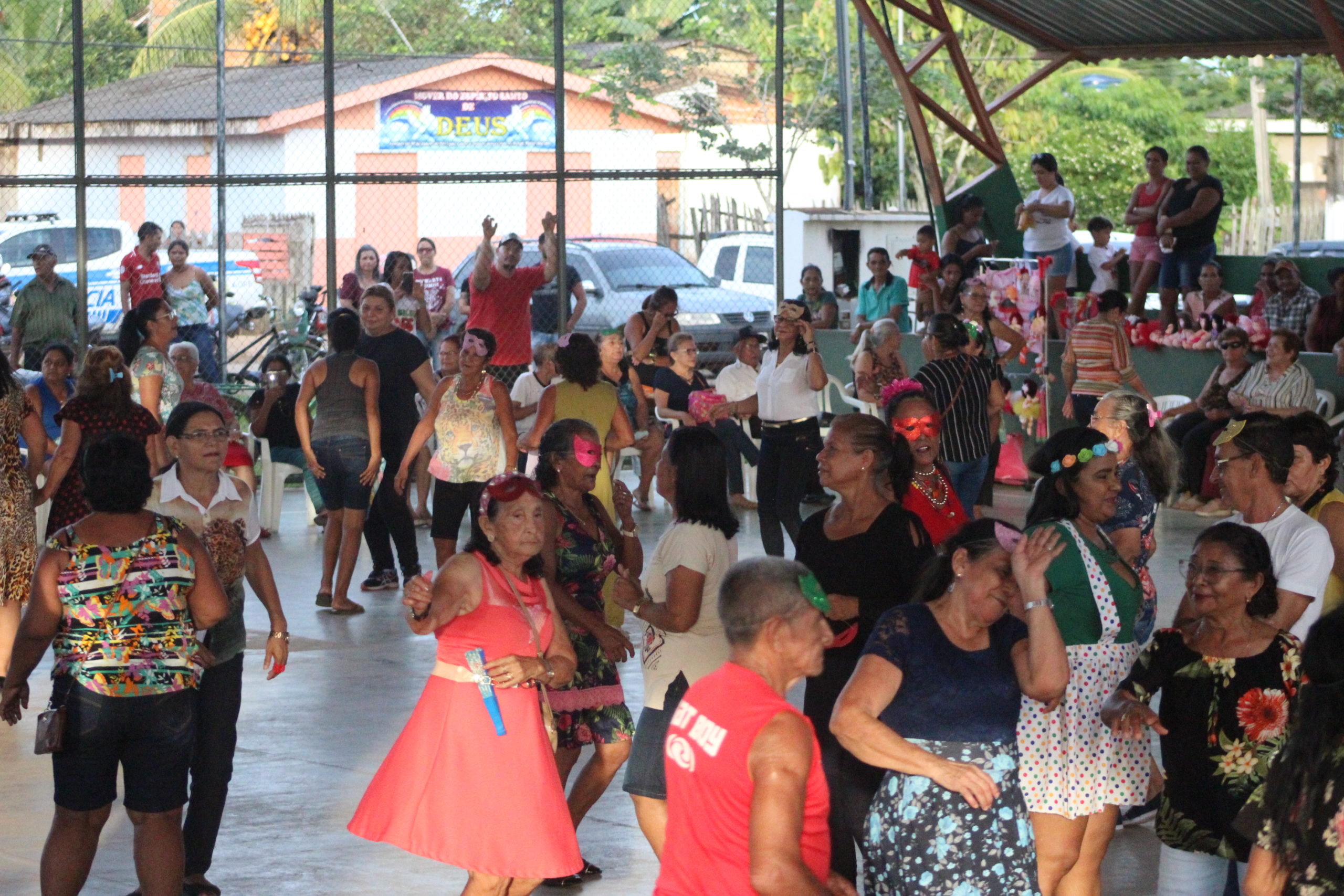 Prefeitura de Brasileia promove esquenta do carnaval para a melhor idade