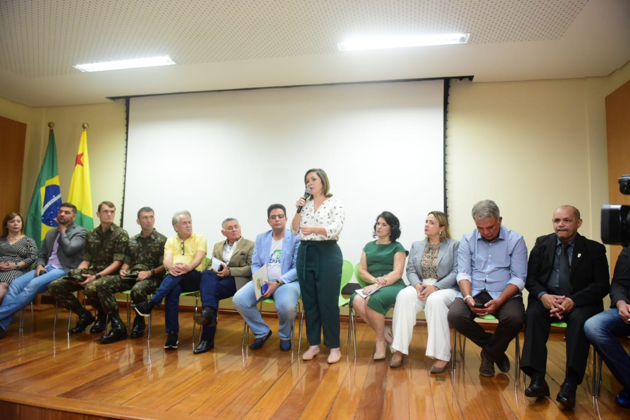 Prefeita Socorro Neri participa de reunião estratégica sobre Segurança Pública
