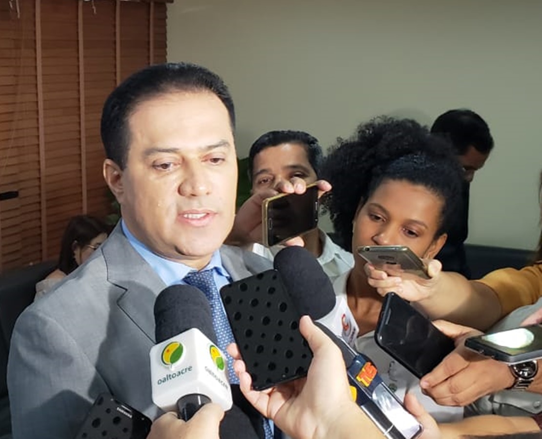 Ribamar diz que críticas a Gladson fazem parte da democracia e que não há crise