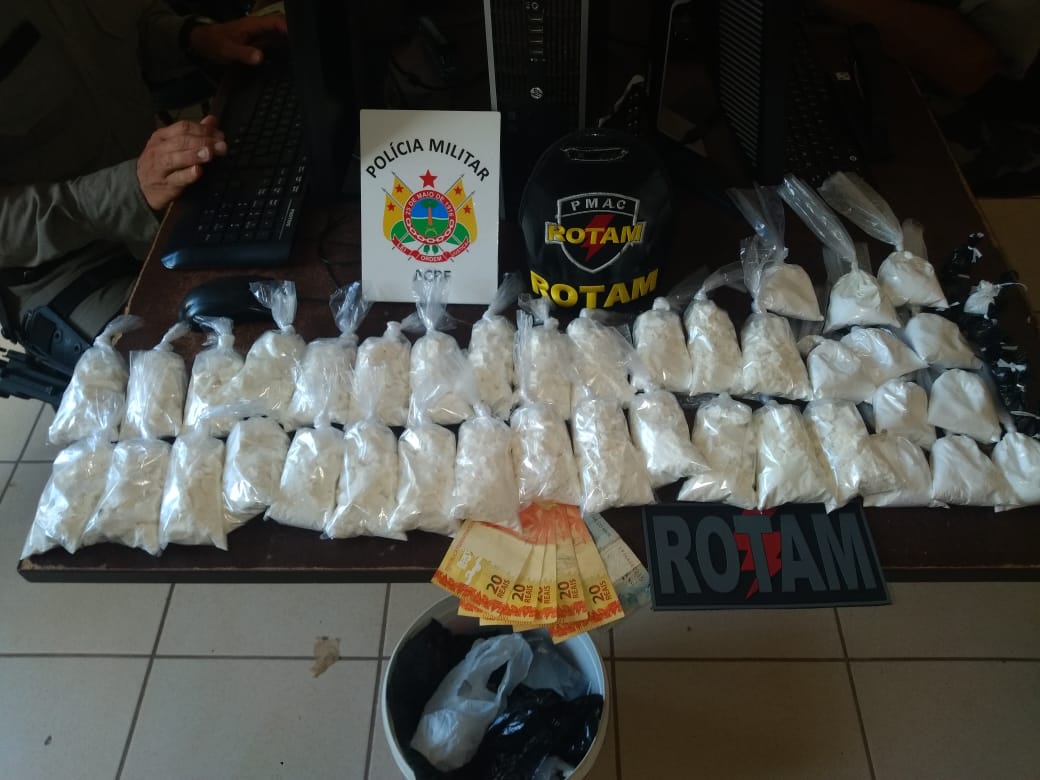 Duas mulheres são presas com mais de 3 kg de cocaína em bairro de Rio Branco