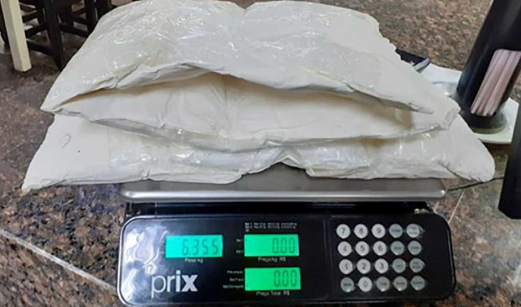 Dupla que saiu do Acre é detida com droga presa ao corpo indo para Cuiabá