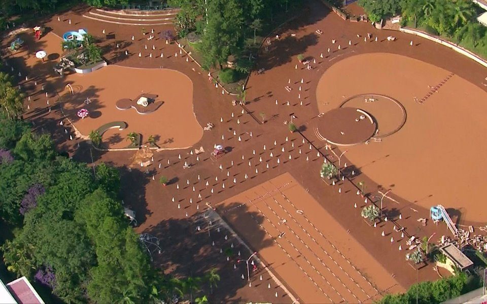 Sede social do São Paulo no Morumbi fica cheia de lama após chuva