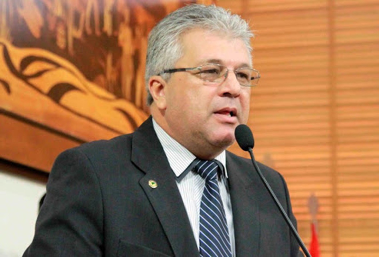 Marqueteiro do PT cobra dívida de Nelson Sales no valor de R$ 50 mil nas redes sociais