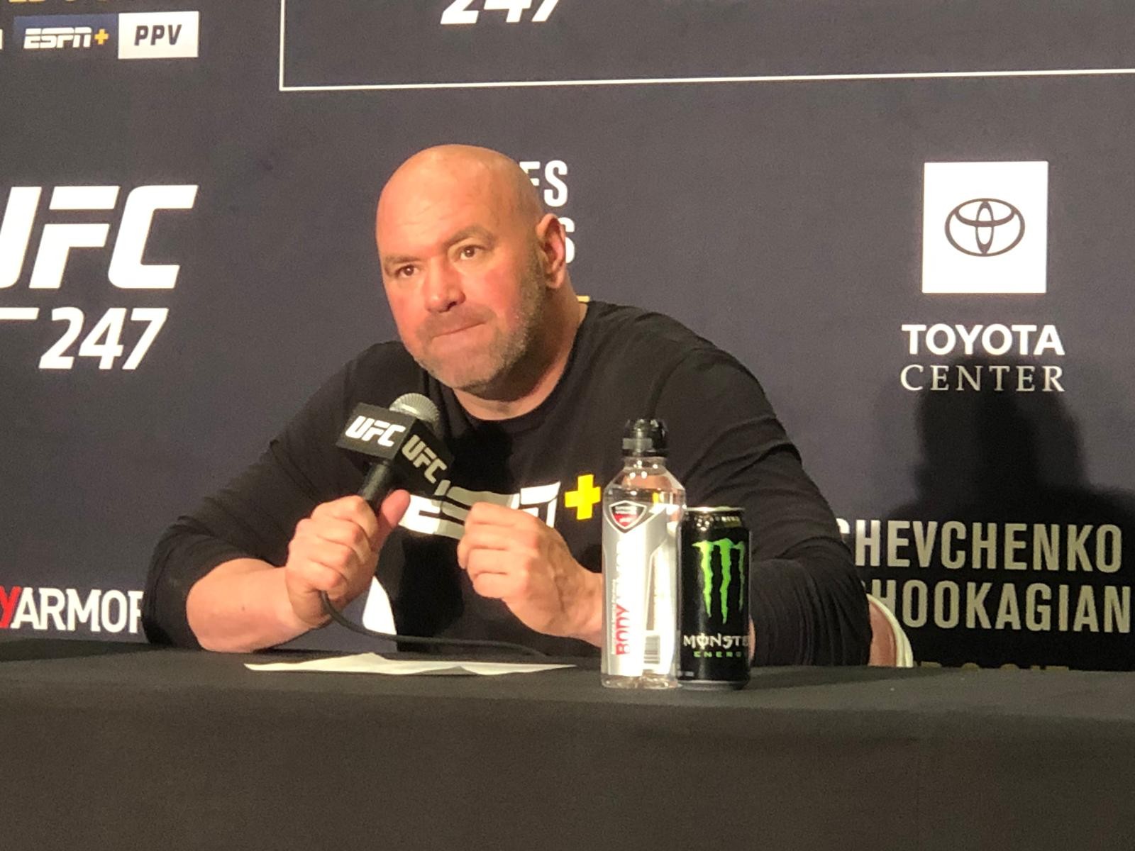 Dana White discorda de vitória de Jon Jones e crava: “Reyes é o futuro dessa categoria”