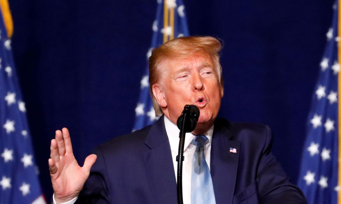 Trump faz teste para coronavírus e espera resultado em um ou dois dias